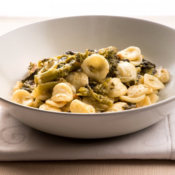 Chianchiaredde con cime di rapa, specialità di Taranto