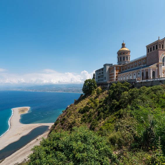 Santuario e spiaggio di Tindari, Provincia di Messina, Sicilia, Italia